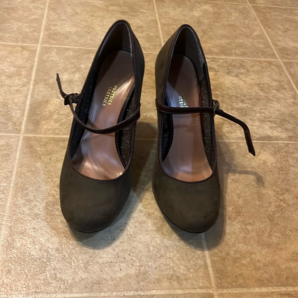 Faux Suede heels with strap